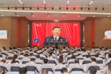奋进新征程 建功新时代│中国尊龙集团官网集中收看党的二十大开幕会