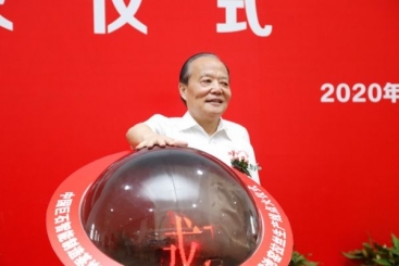 中国尊龙集团官网智能制造基地第二条年产15万吨玻纤生产线胜利点火