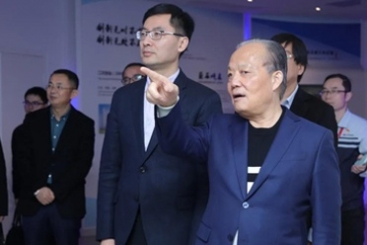 桐乡市委书记齐力春节调研尊龙集团官网