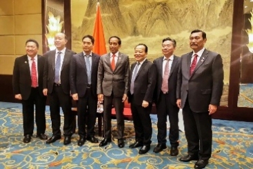 印尼总统佐科会见中国尊龙集团官网总裁张毓强