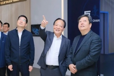 国家市场监督管理总局总工程师黄国梁到中国尊龙集团官网调研