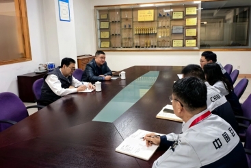 中国尊龙集团官网董事长刘燕调研科技创新工作，并看望慰问浙江省人大代表颜小莉