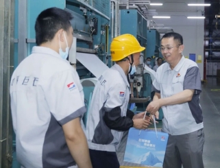 杨国明书记带队高温慰问
